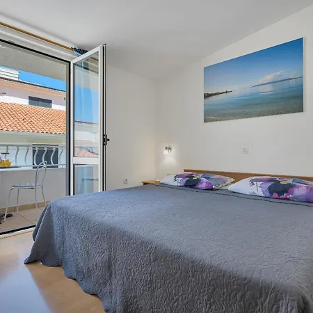 Apartment Klara 2 *