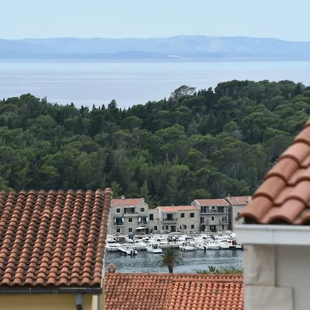 Klara 2 Apartment Makarska