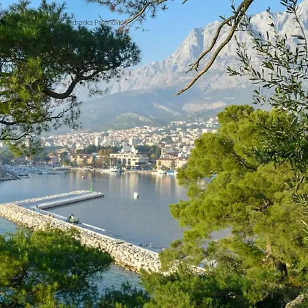 Klara 2 Apartment Makarska