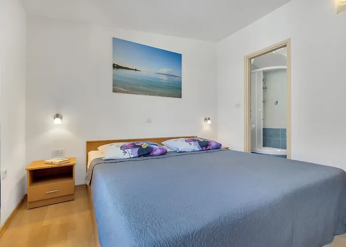 Klara 2 Μακάρσκα